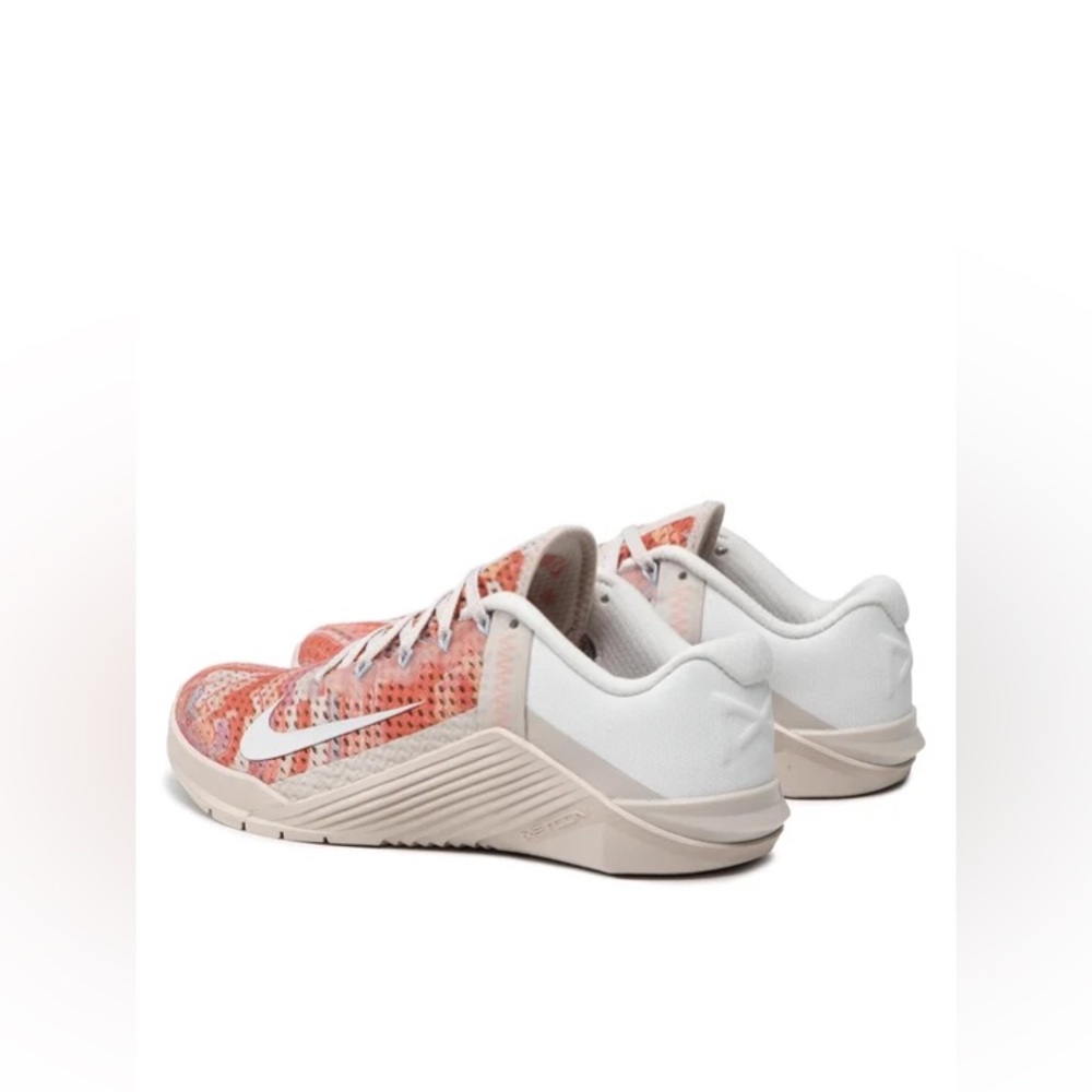 Nike Metcon 6 in Desert Sand Summit White Women’s Size 8 - Picture 2 of 11